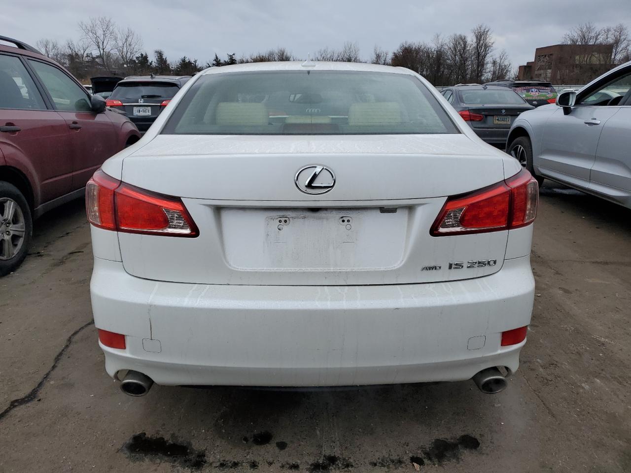 2012 Lexus IS - Image 6