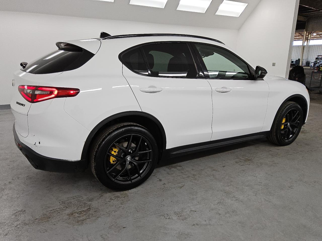 2020 Alfa Romeo Stelvio - Image 3