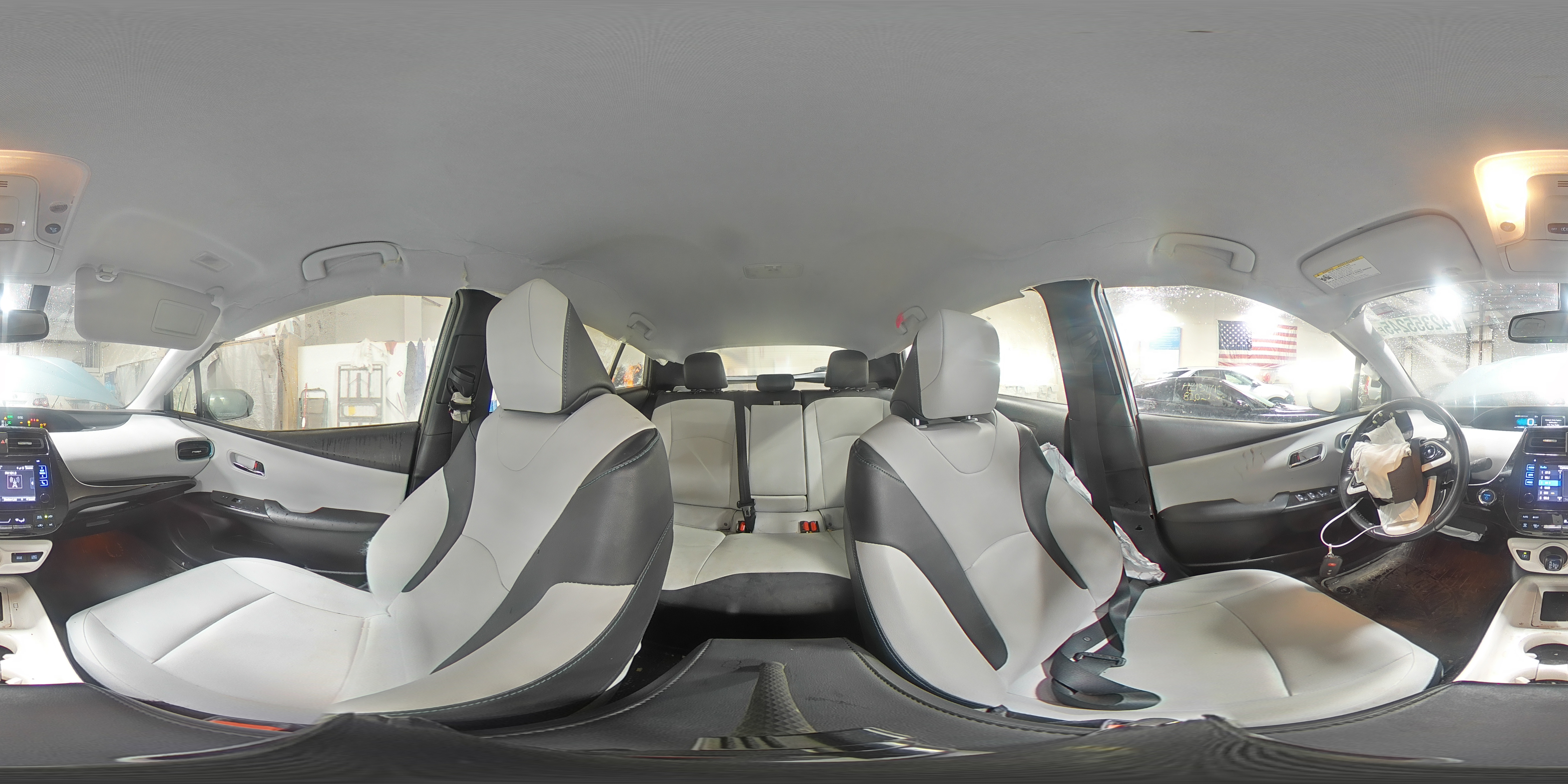 2016 Toyota Prius - Image 14