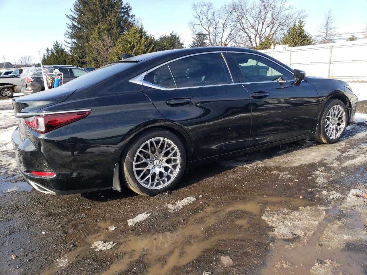 2020 Lexus ES - Image 3