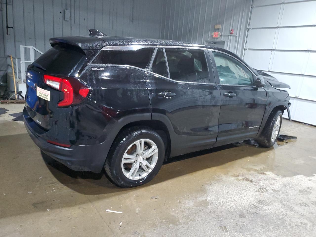 2022 GMC Terrain - Image 3