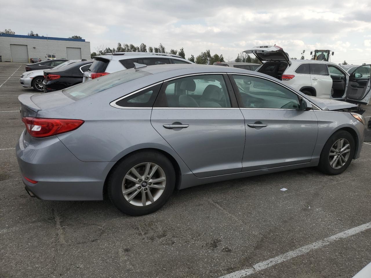 2017 Hyundai Sonata - Image 3