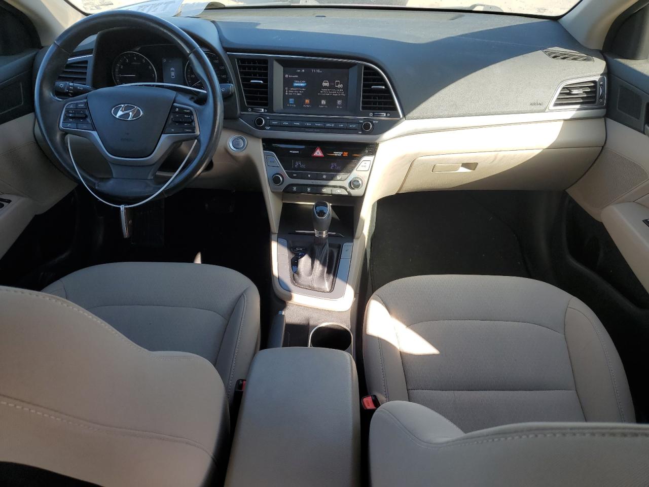 2018 Hyundai Elantra - Image 8