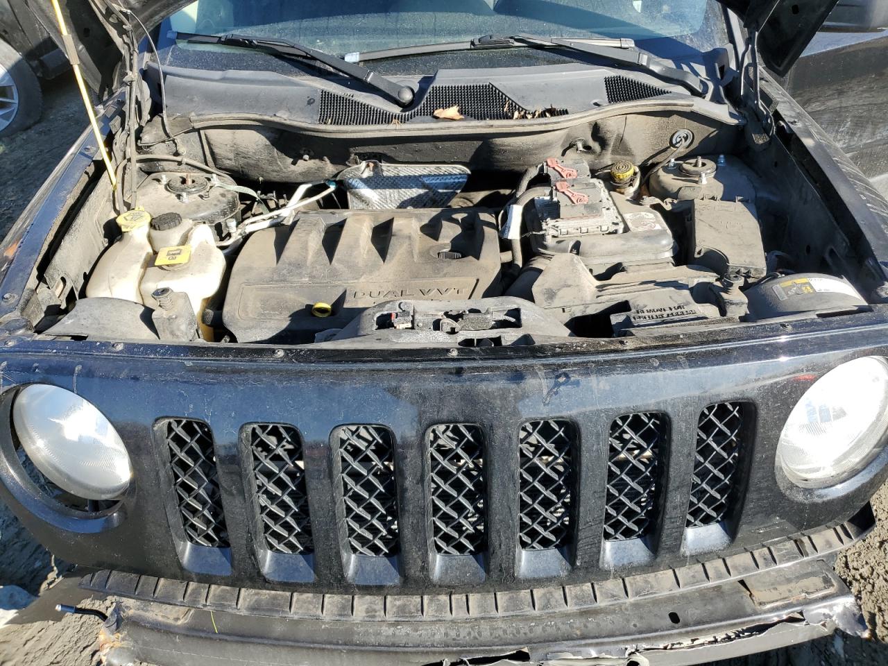 2017 Jeep Liberty (Patriot) - Image 12