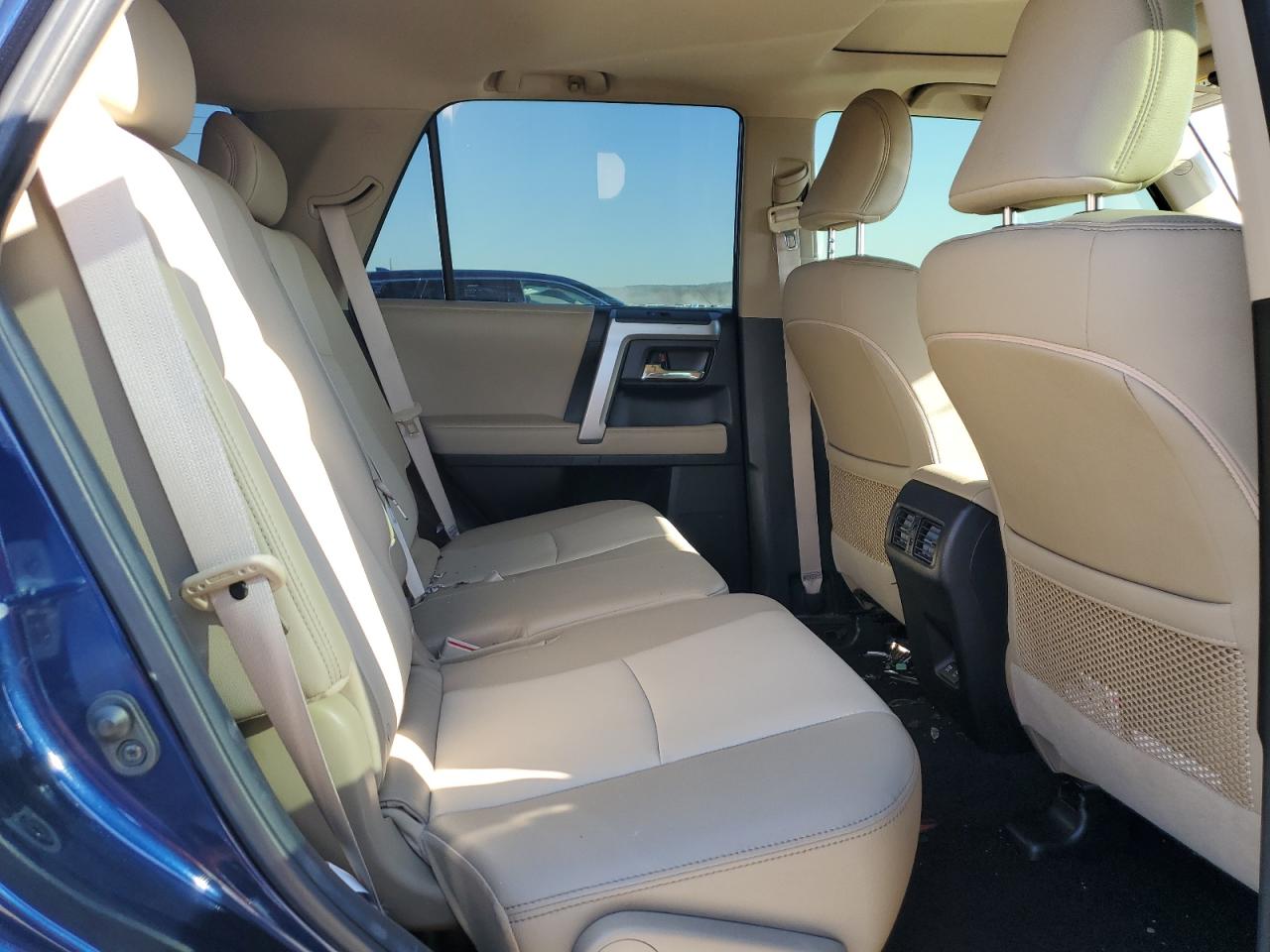 2020 Toyota 4Runner - Image 10
