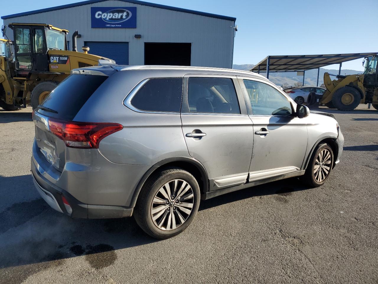 2020 Mitsubishi Outlander - Image 3