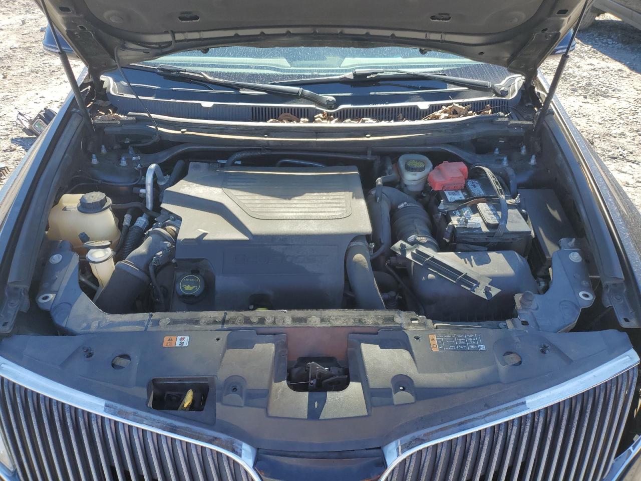 2015 Lincoln MKT - Image 11