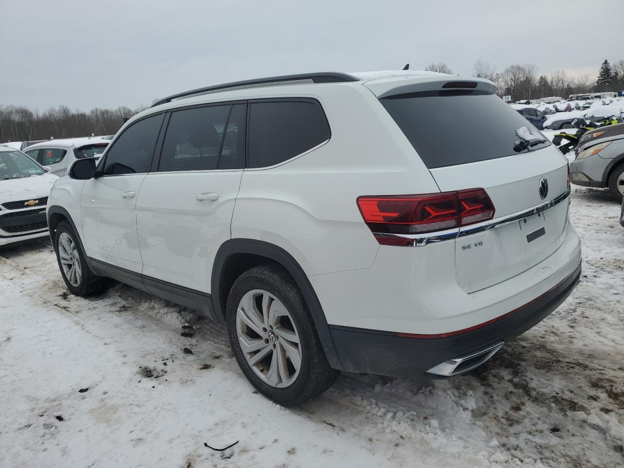 2021 Volkswagen Atlas - Image 2