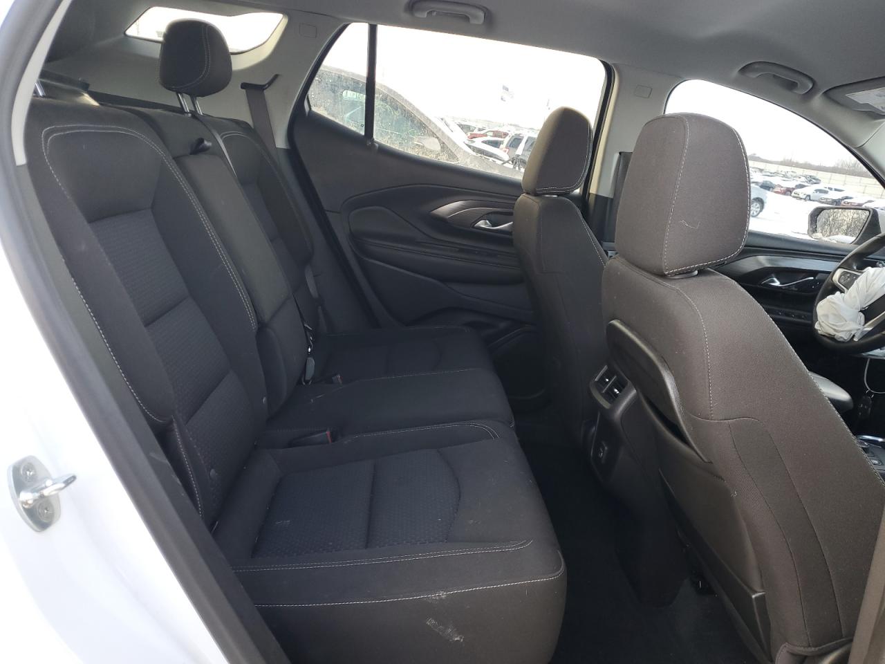 2022 GMC Terrain - Image 11