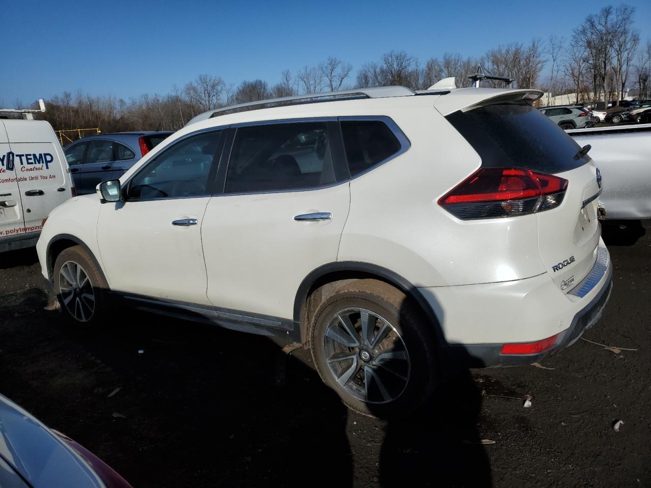 2019 Nissan Rogue - Image 2