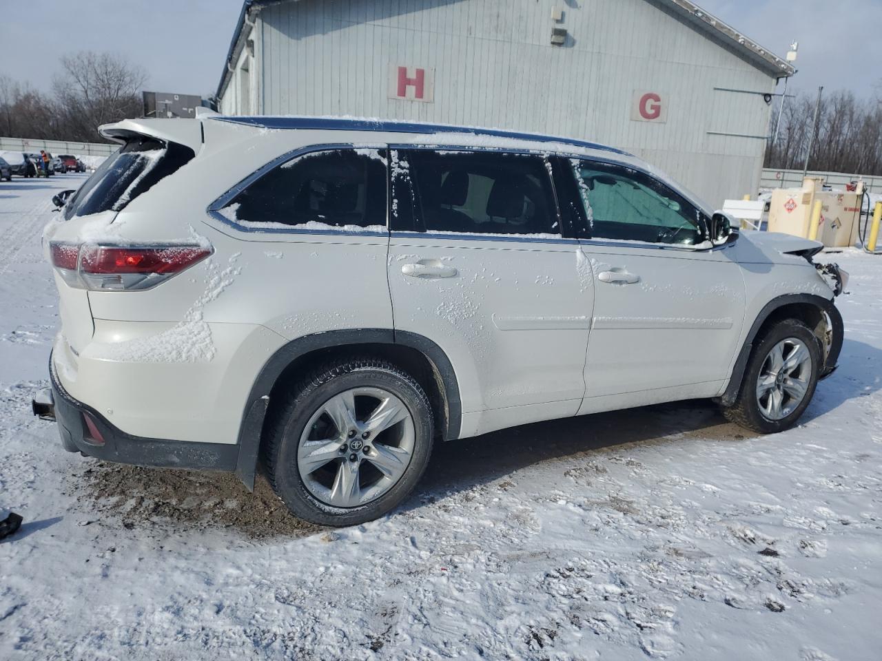 2016 Toyota Highlander - Image 3
