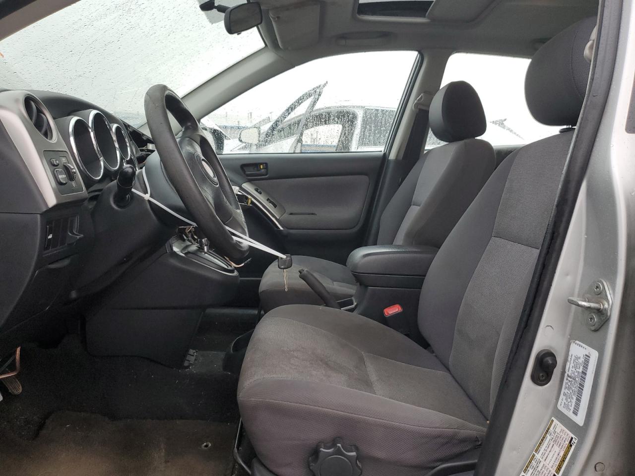 2004 Pontiac Vibe - Image 7