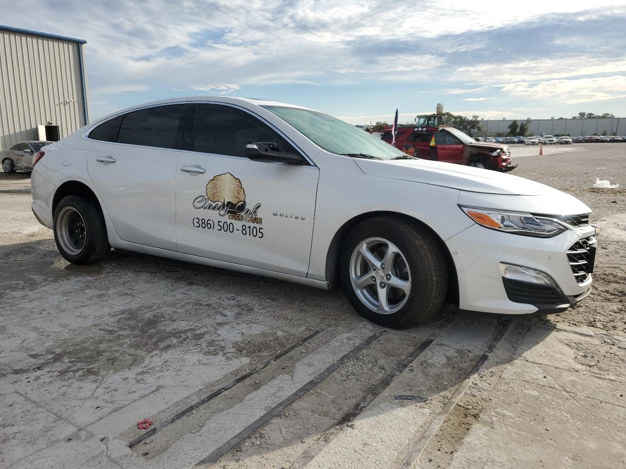 2019 Chevrolet Malibu - Image 4