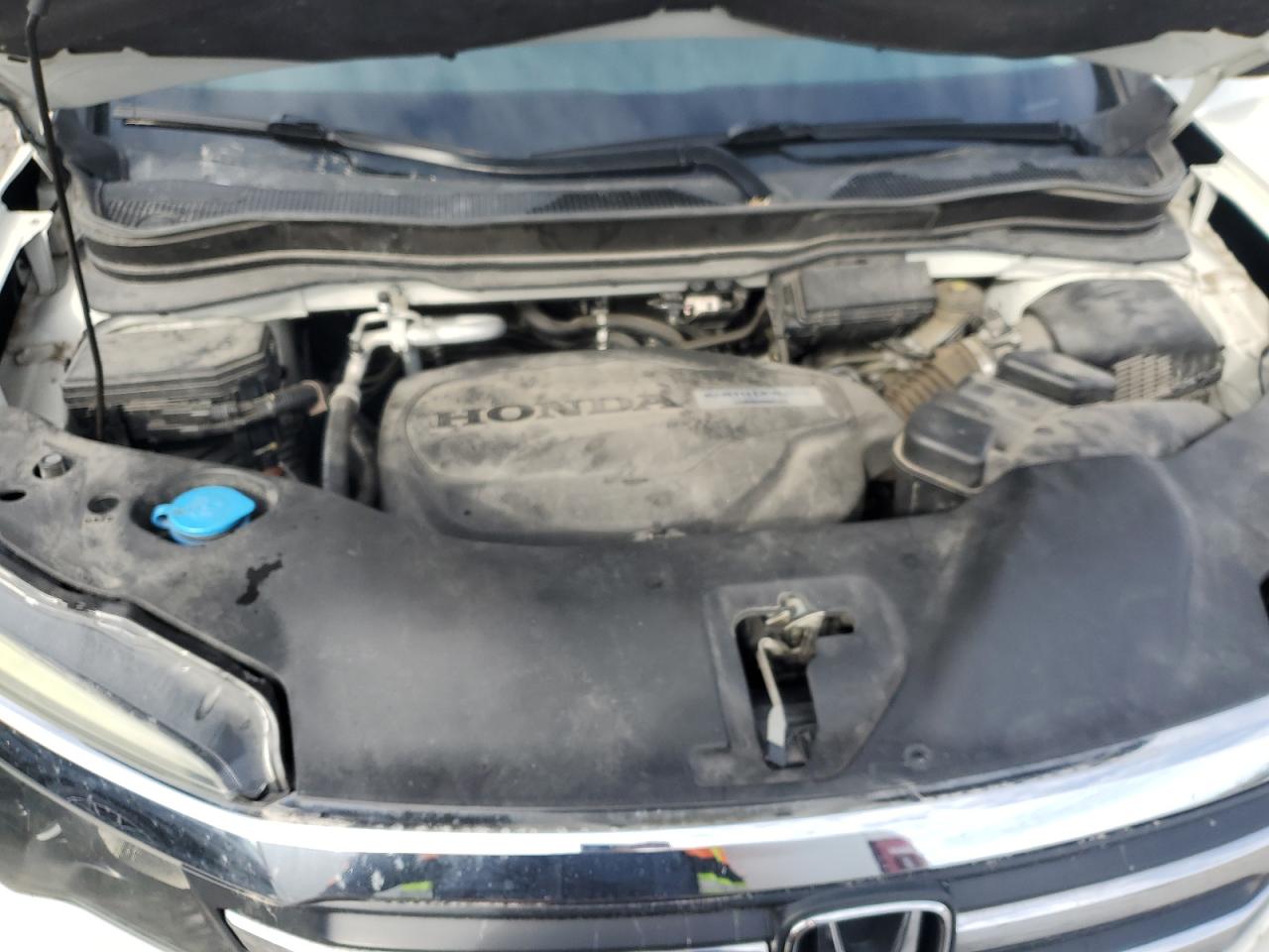 2017 Honda Pilot - Image 12