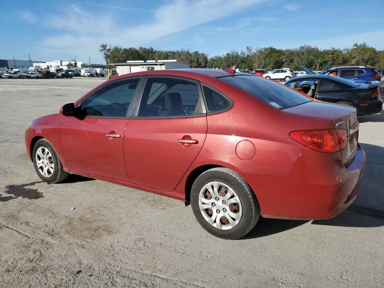 2010 Hyundai Elantra - Image 2