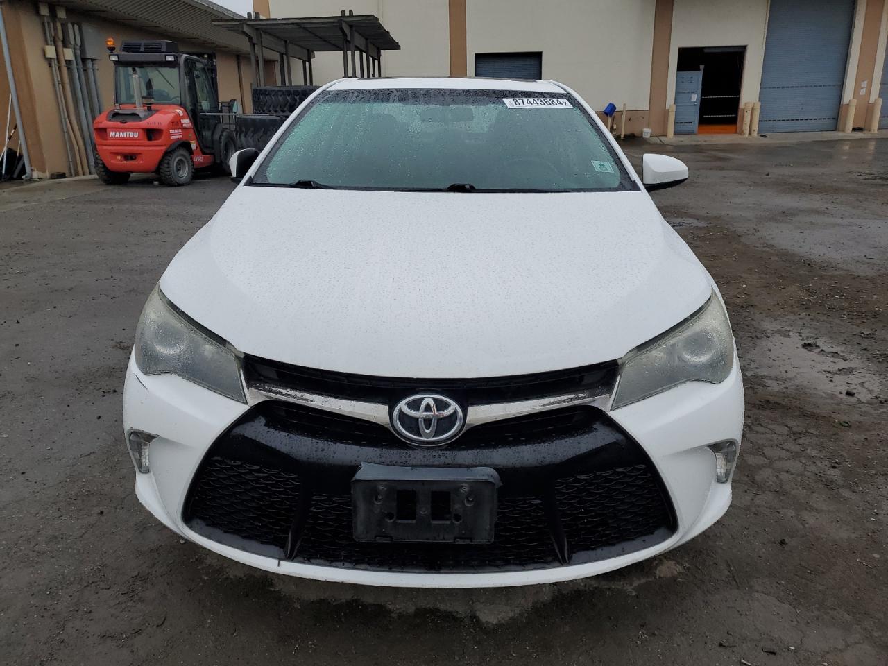 VIN 4T1BF1FK8GU255564 2016 TOYOTA CAMRY no.5