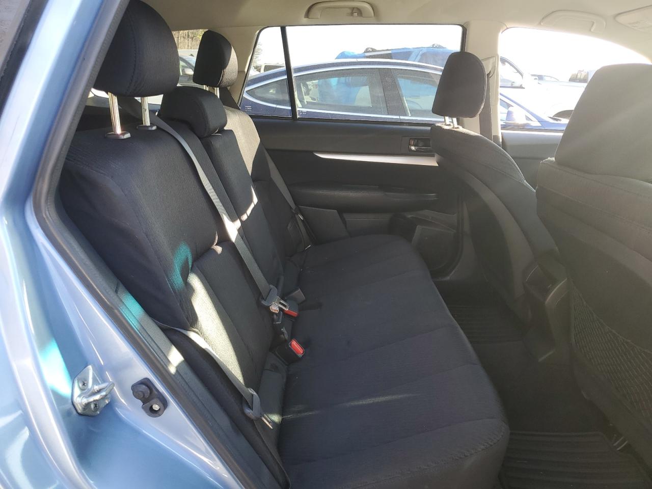 2011 Subaru Outback - Image 10