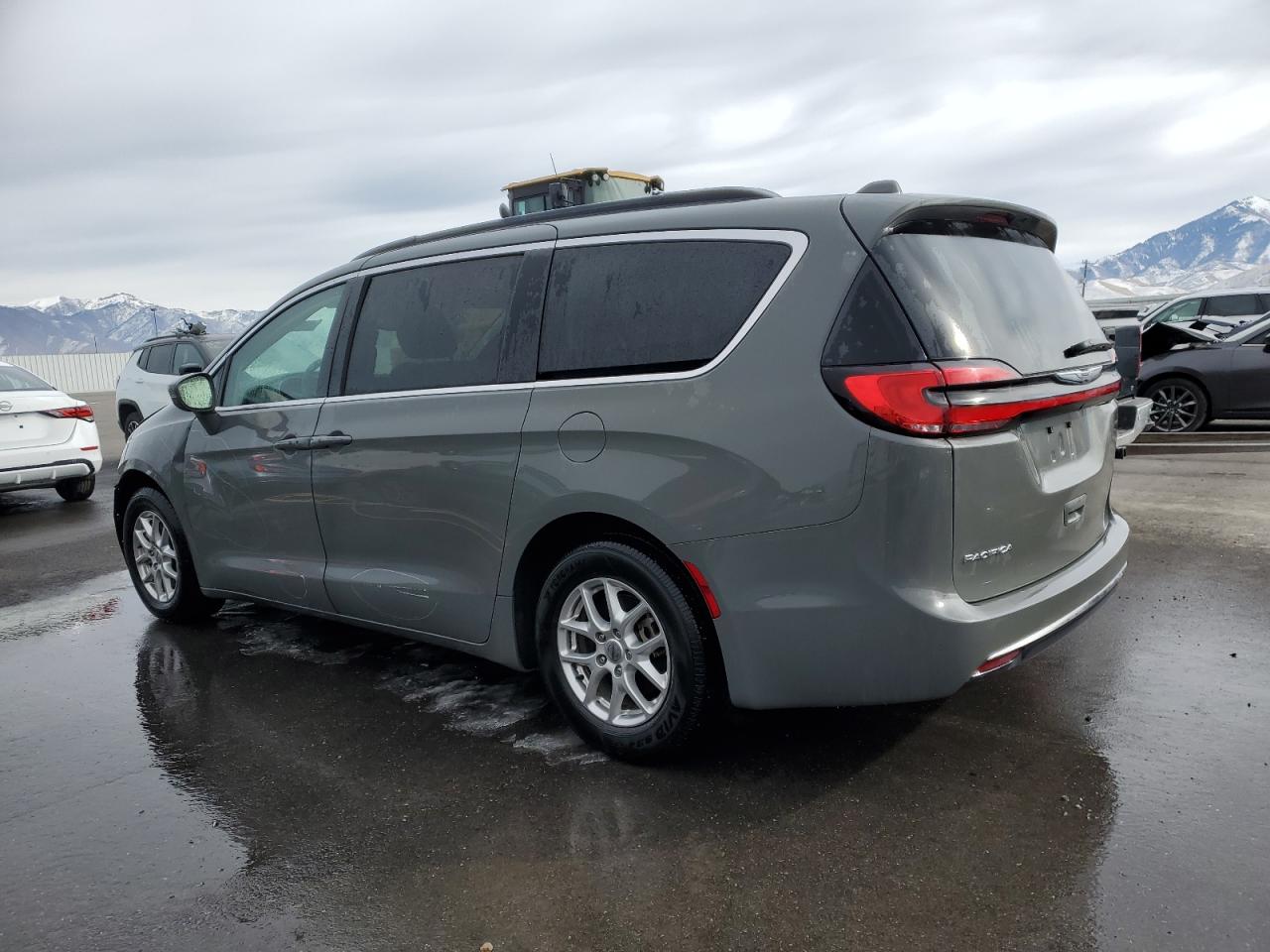 2022 Chrysler Pacifica - Image 2