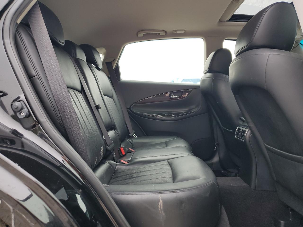 2017 Infiniti QX50 - Image 11