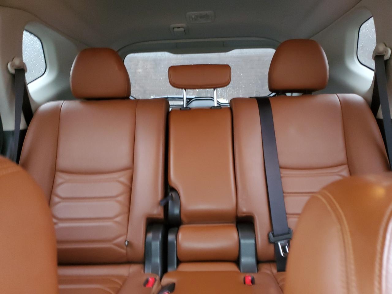 2018 Nissan Rogue - Image 10