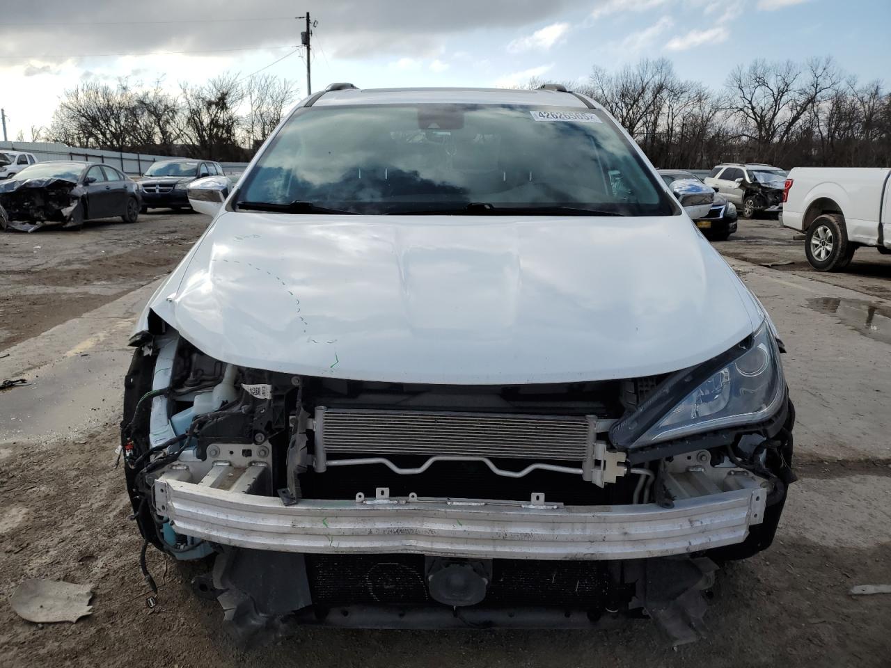 2019 Chrysler Pacifica - Image 5