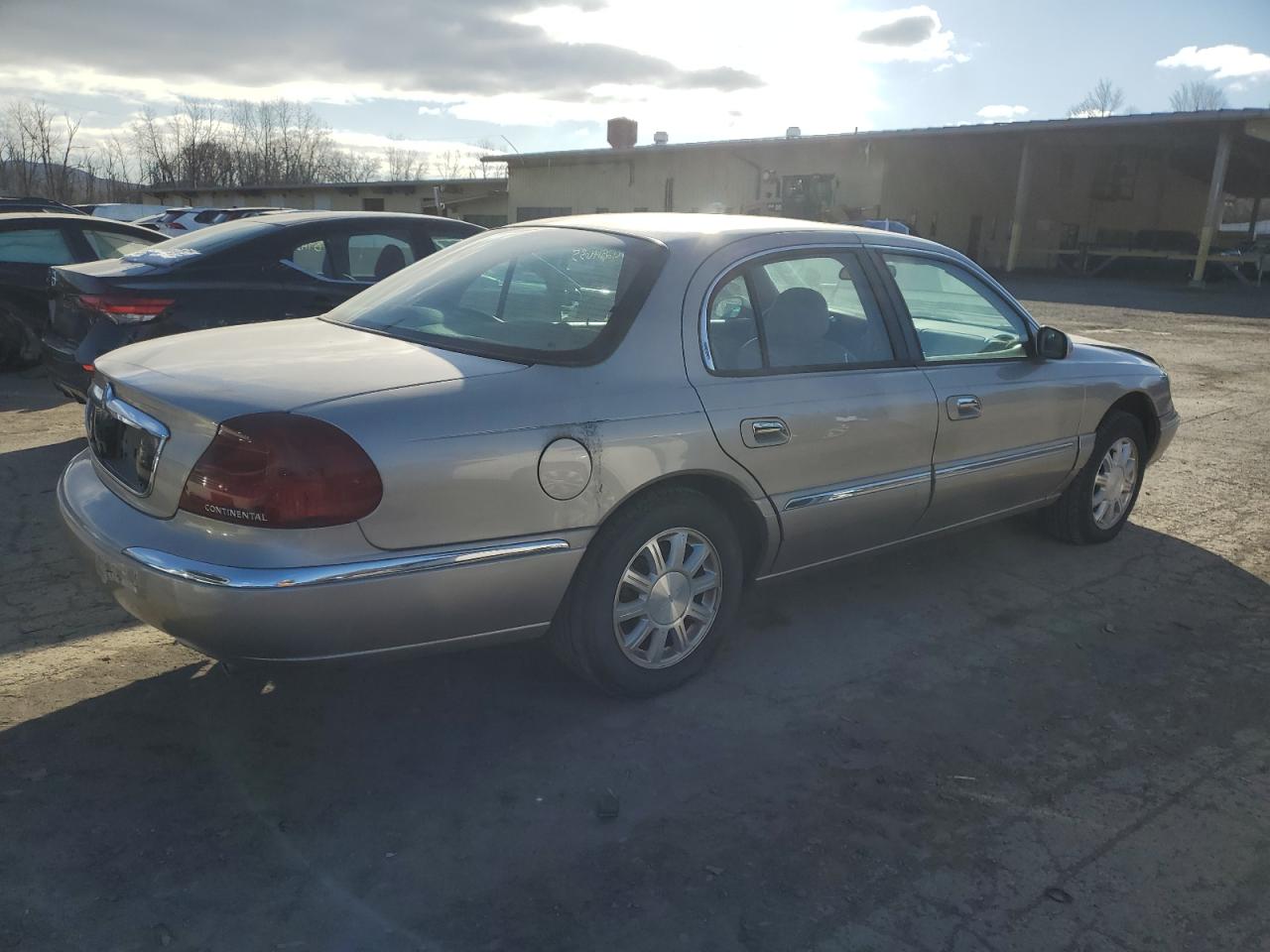 2002 Lincoln Continental - Image 3