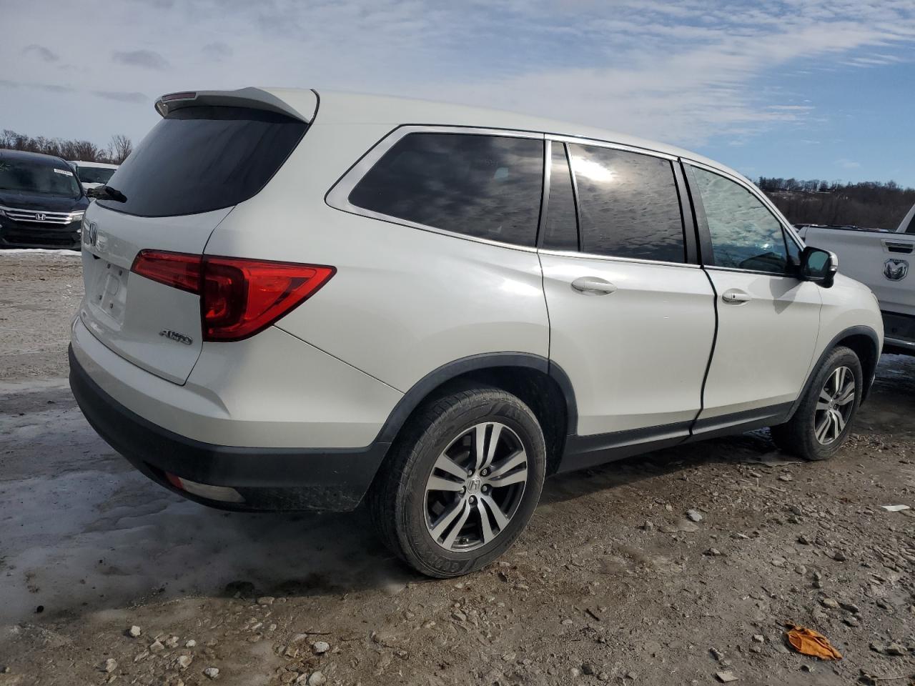 2017 Honda Pilot - Image 3