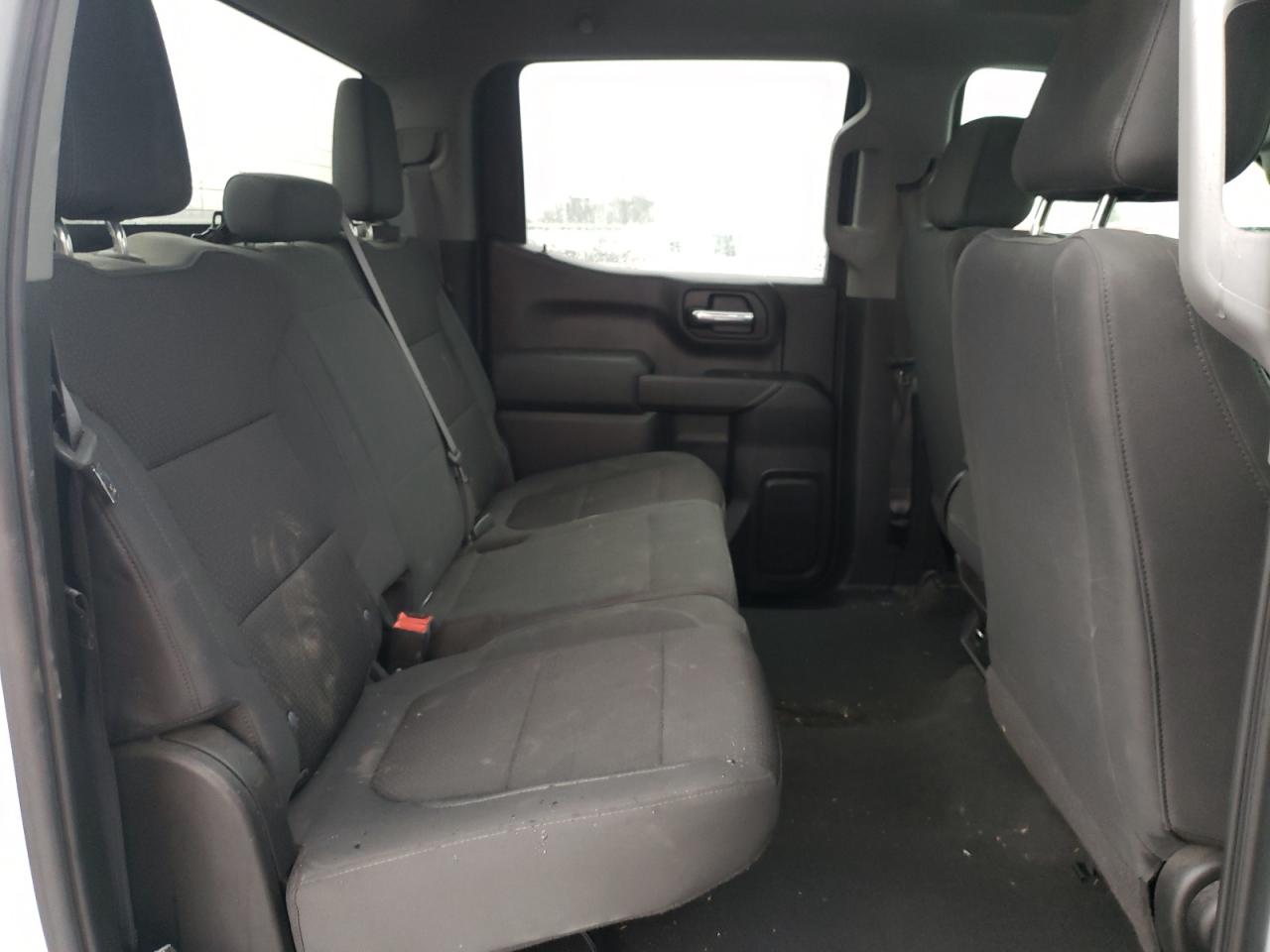 2020 Chevrolet Silverado - Image 10