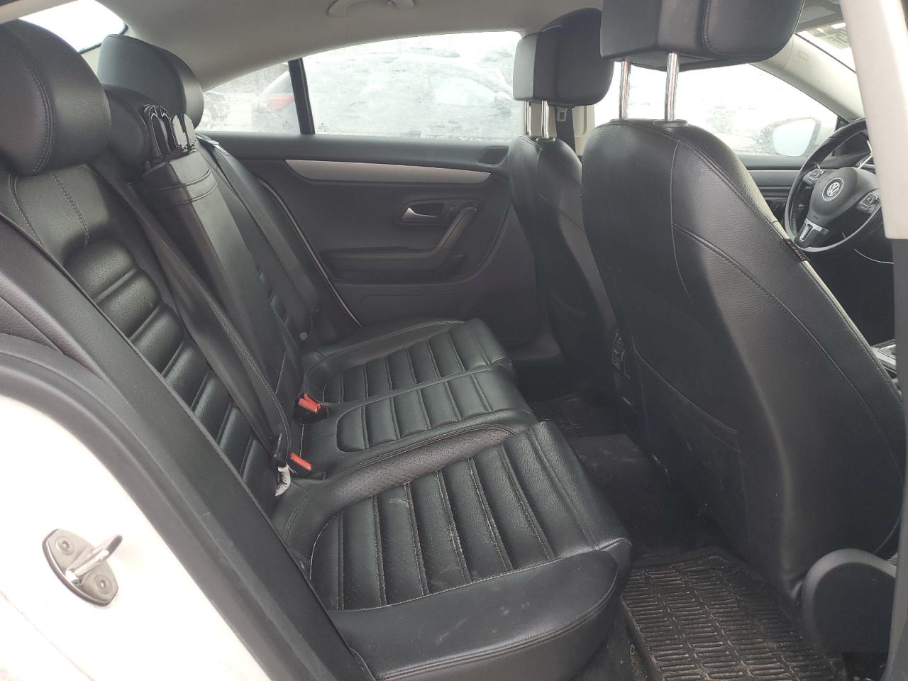 2013 Volkswagen Passat CC - Image 10