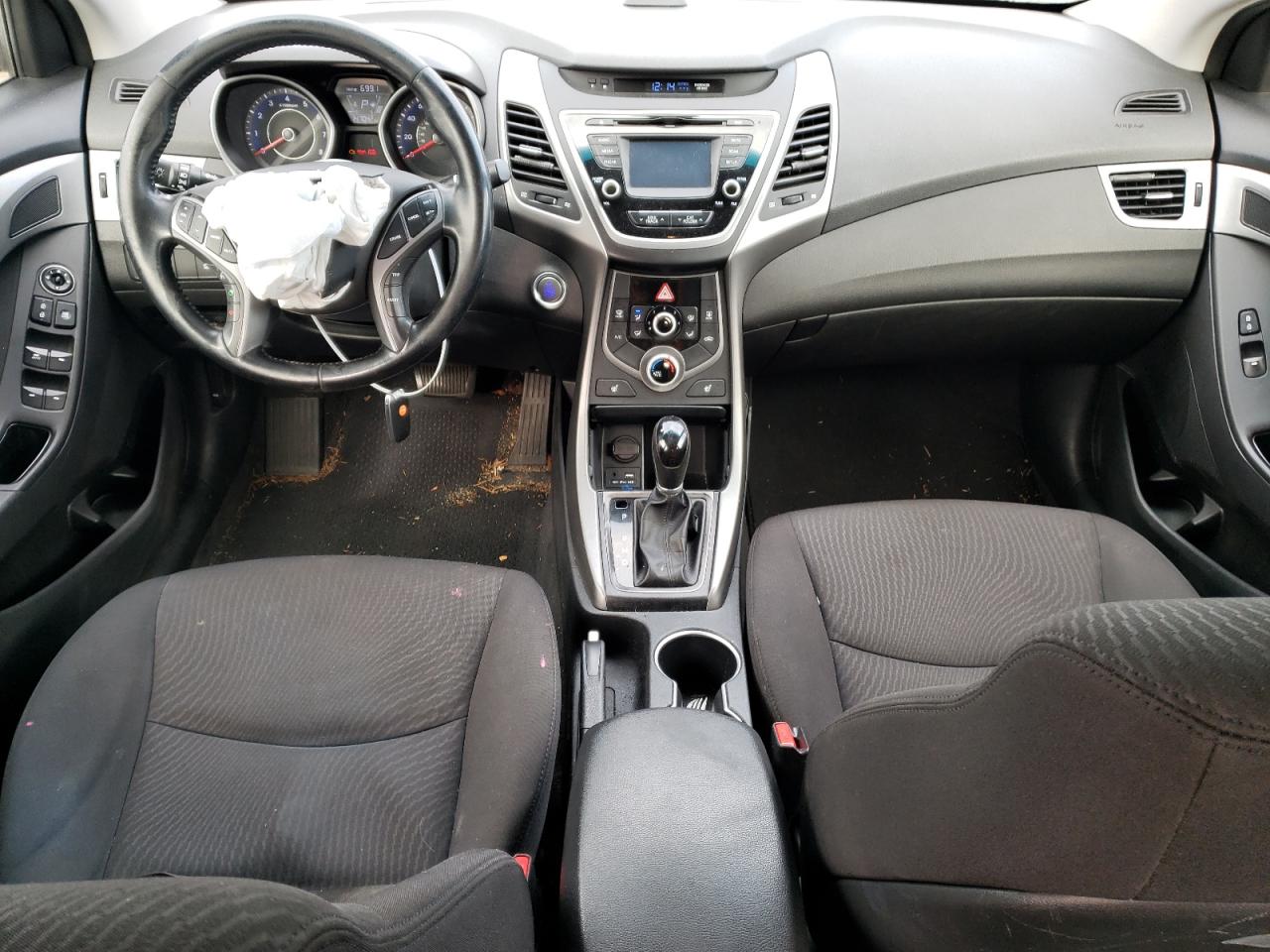 2016 Hyundai Elantra - Image 8