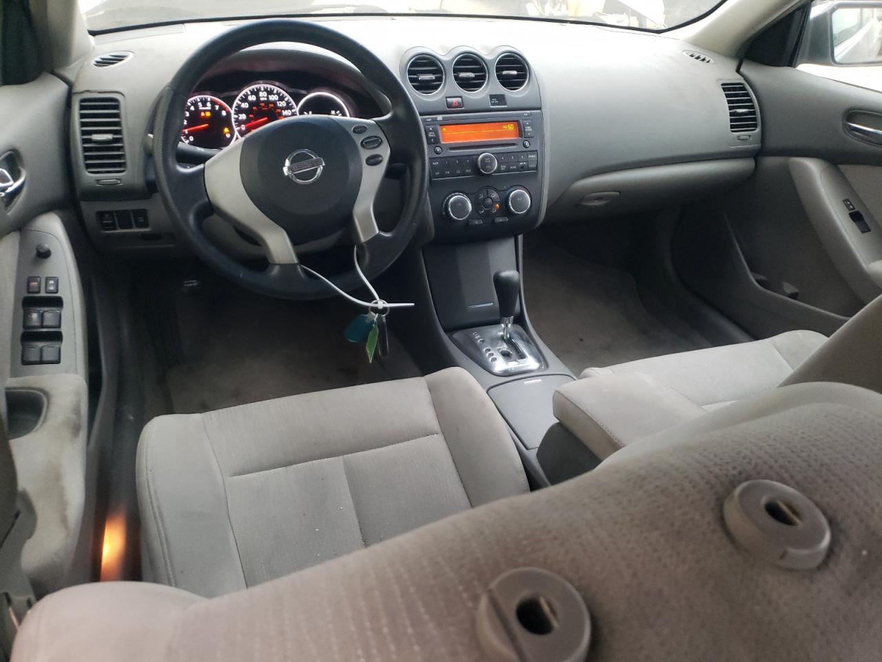 2010 Nissan Altima - Image 8