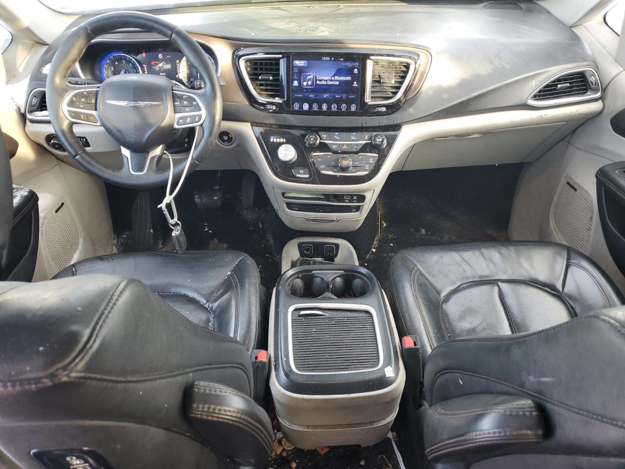 2017 Chrysler Pacifica - Image 8