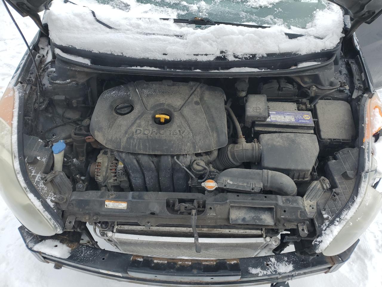 2012 Hyundai Elantra - Image 11