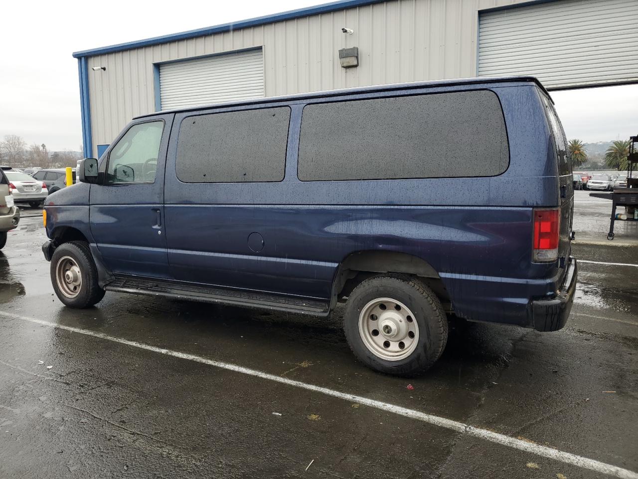 2005 Ford Econoline - Image 2
