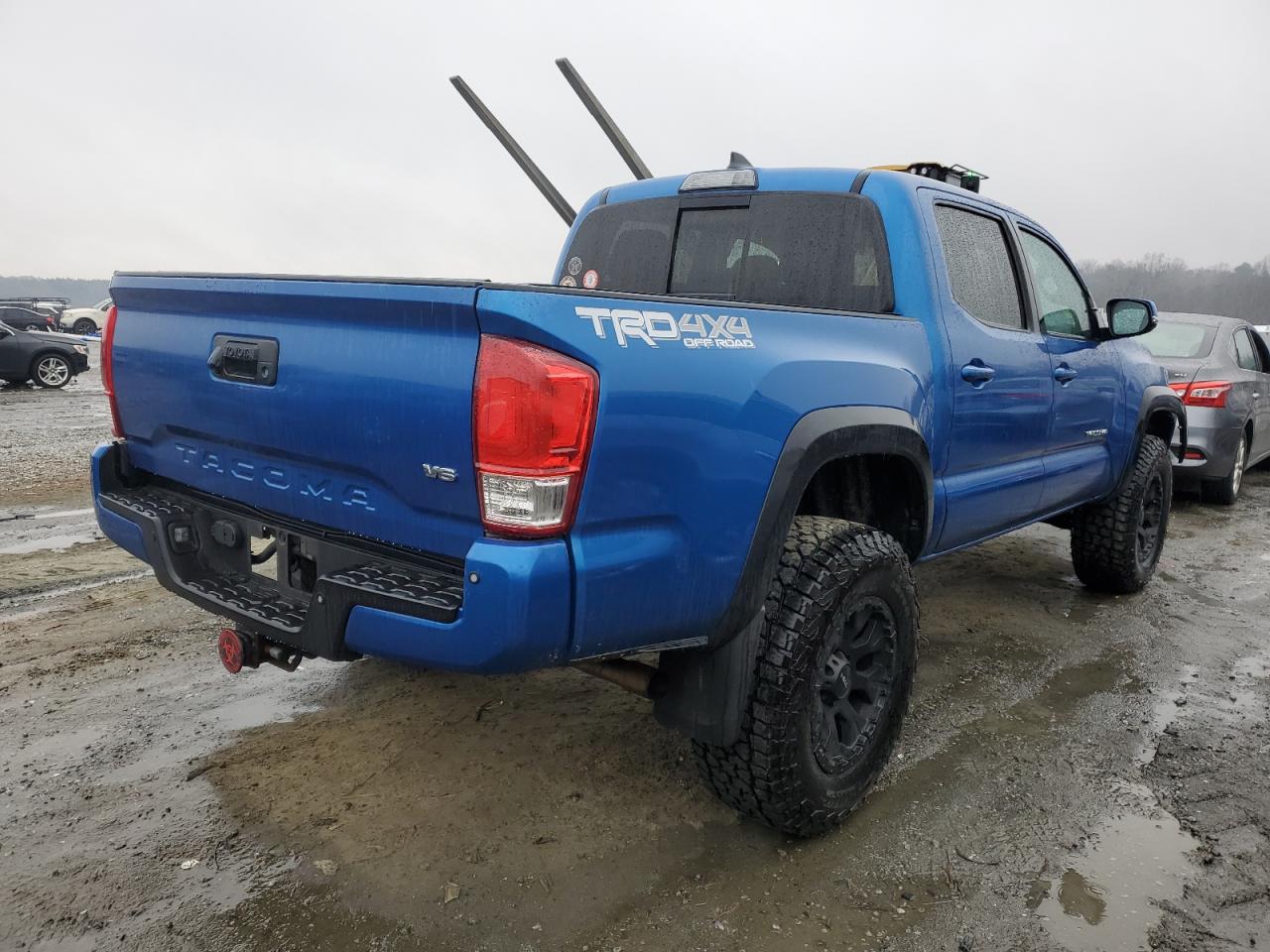 2017 Toyota Tacoma - Image 3