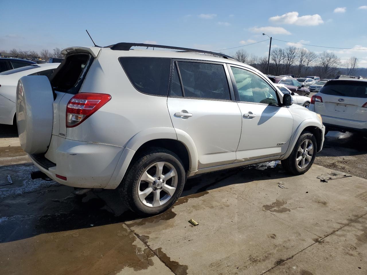 2010 Toyota RAV 4 - Image 3
