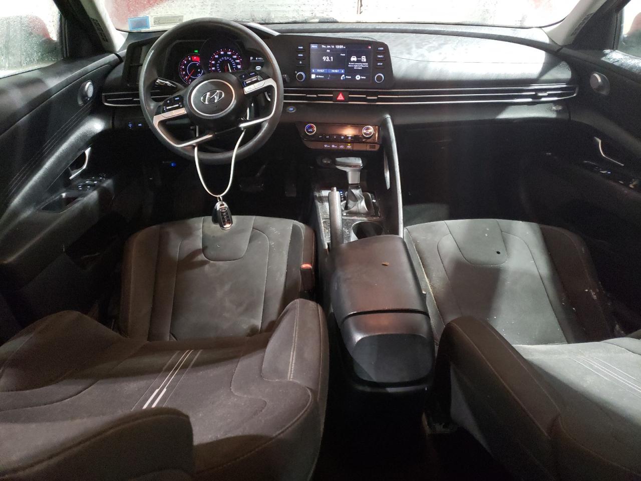 2021 Hyundai Elantra - Image 8