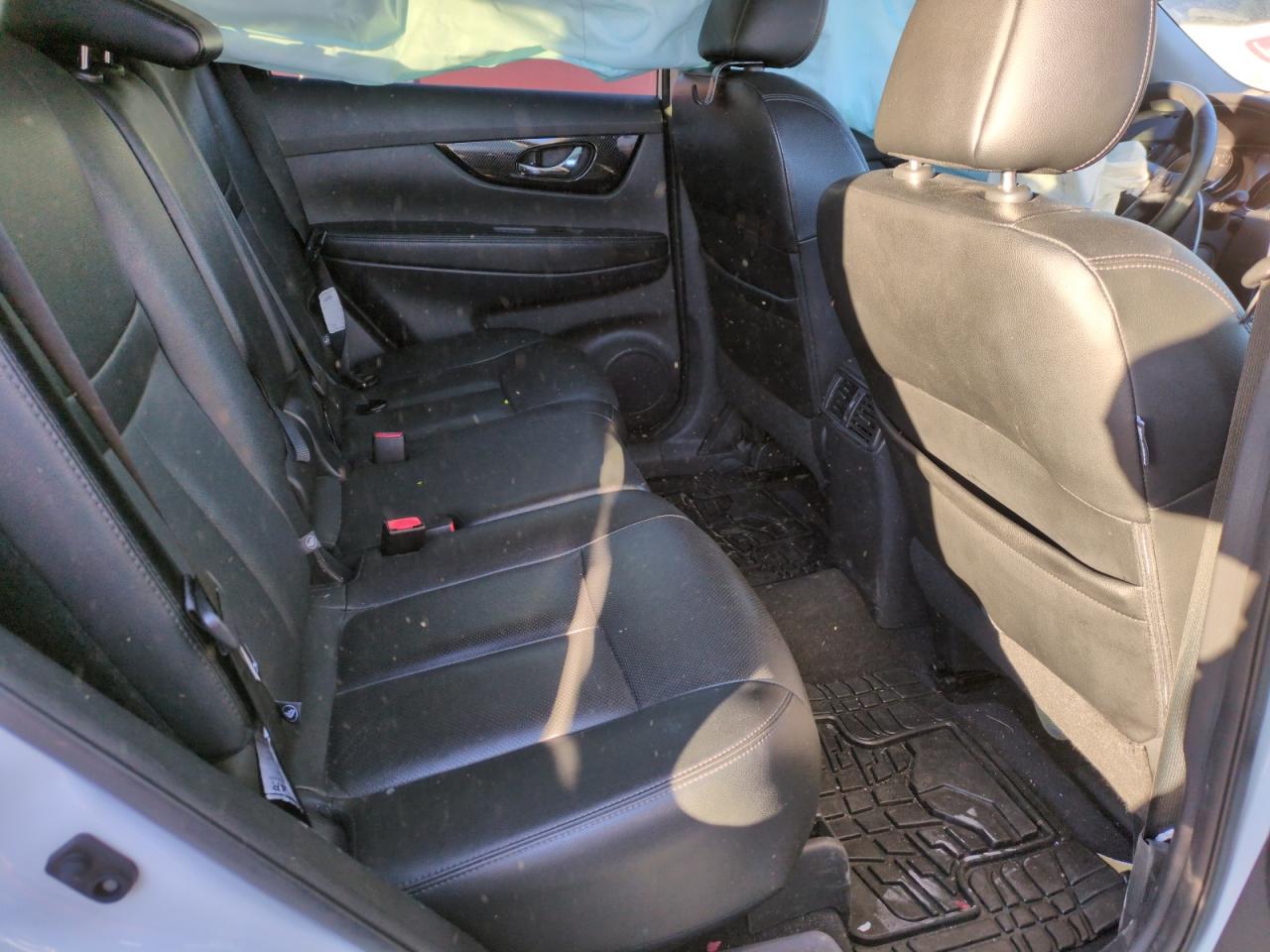 2018 Nissan Rogue - Image 10
