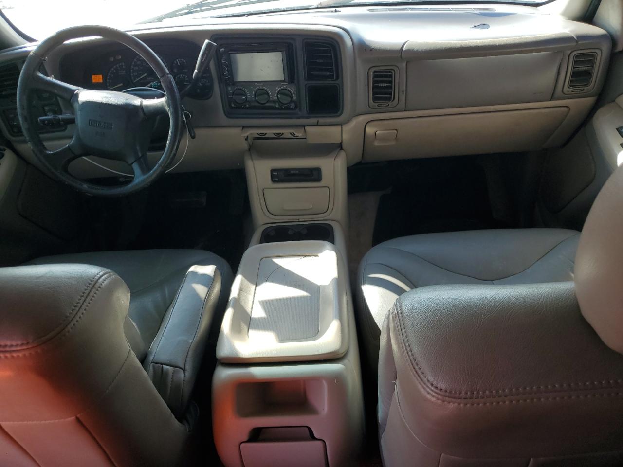 2000 GMC Yukon - Image 8