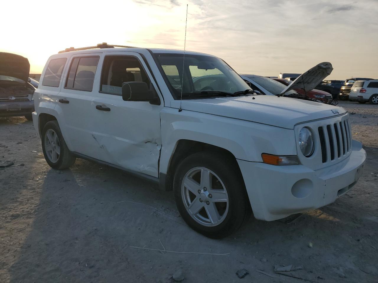 2008 Jeep Liberty (Patriot) - Image 4