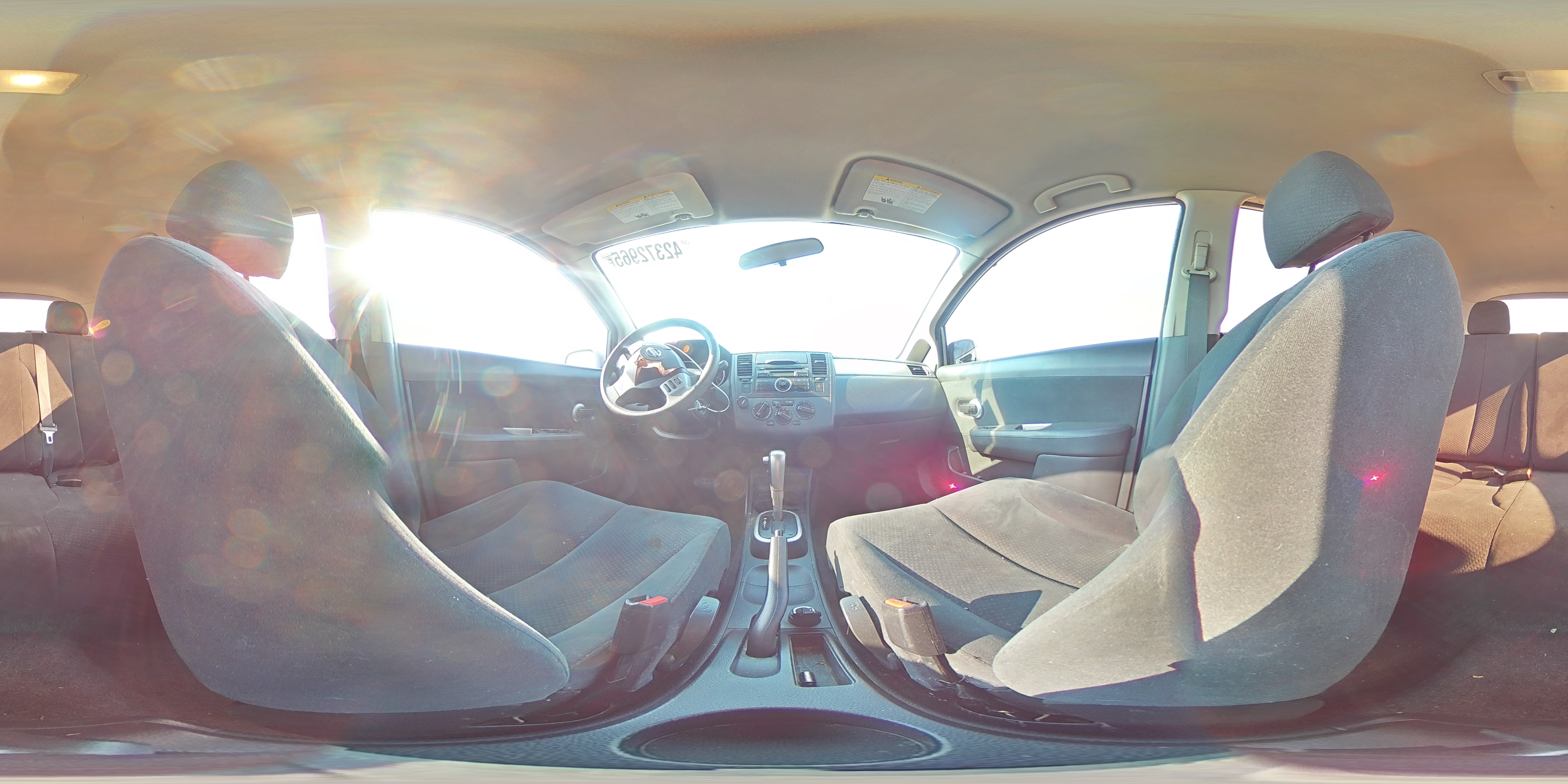 2011 Nissan Versa - Image 12