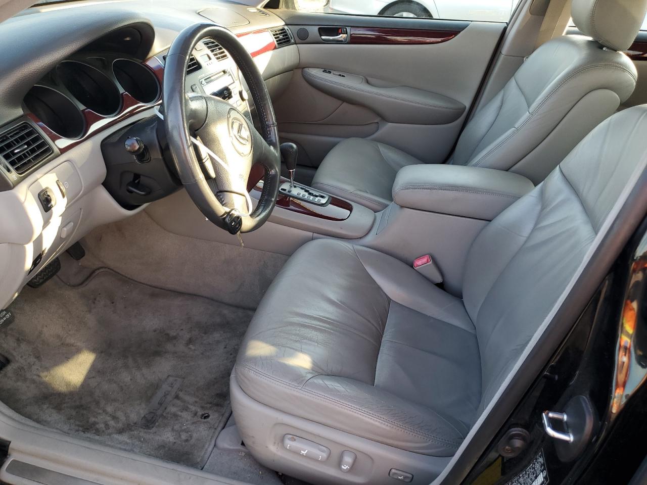 2004 Lexus ES - Image 7