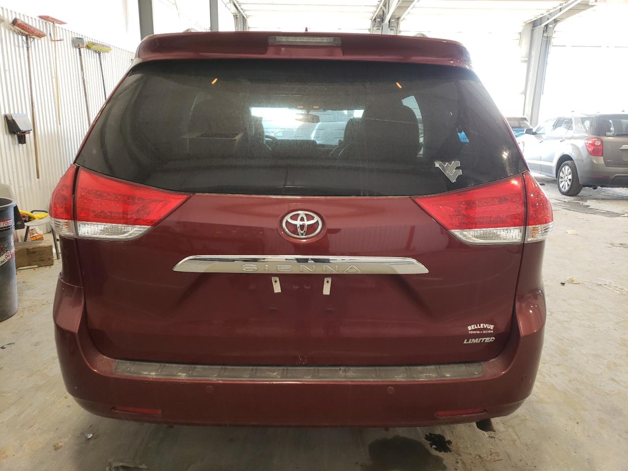 2013 Toyota Sienna - Image 6