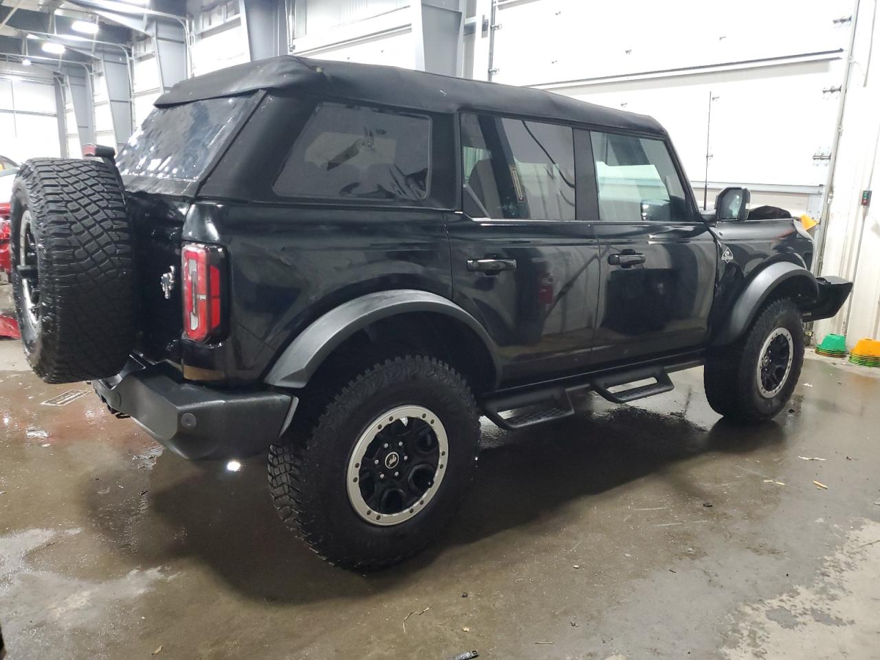2023 Ford Bronco - Image 3