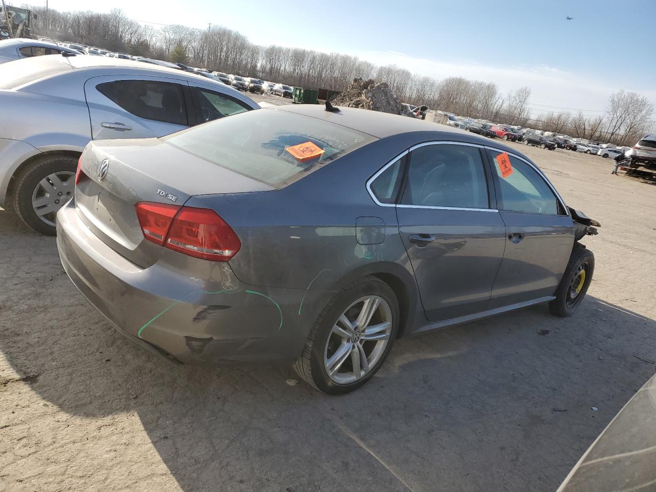 2014 Volkswagen Passat - Image 3