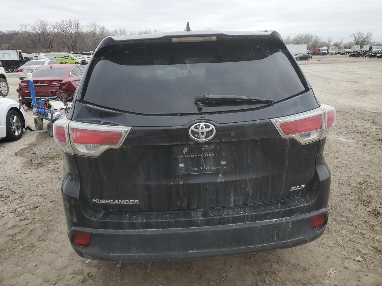 2016 Toyota Highlander - Image 6