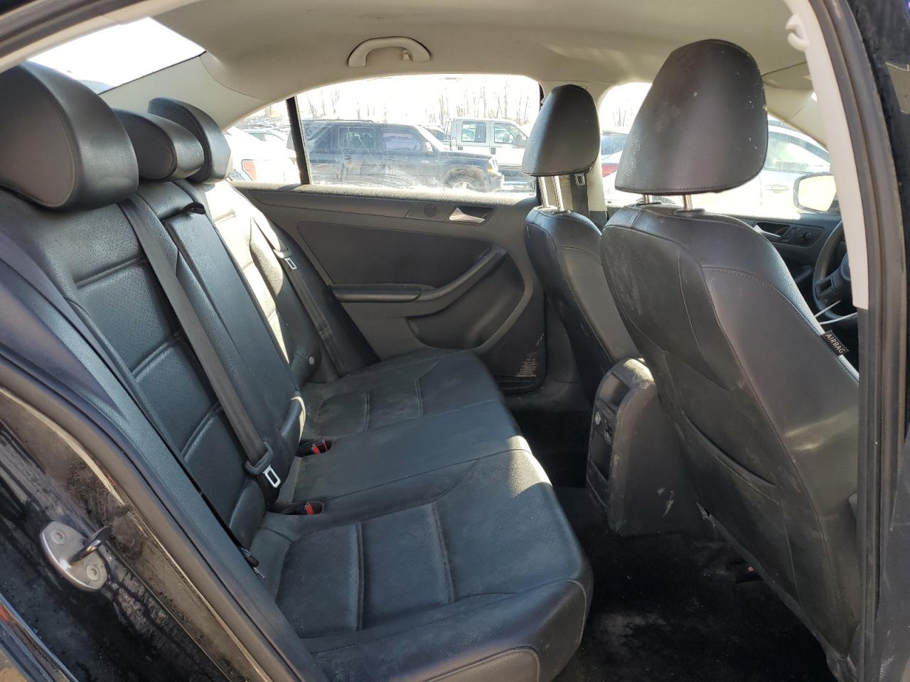 2014 Volkswagen Jetta - Image 10