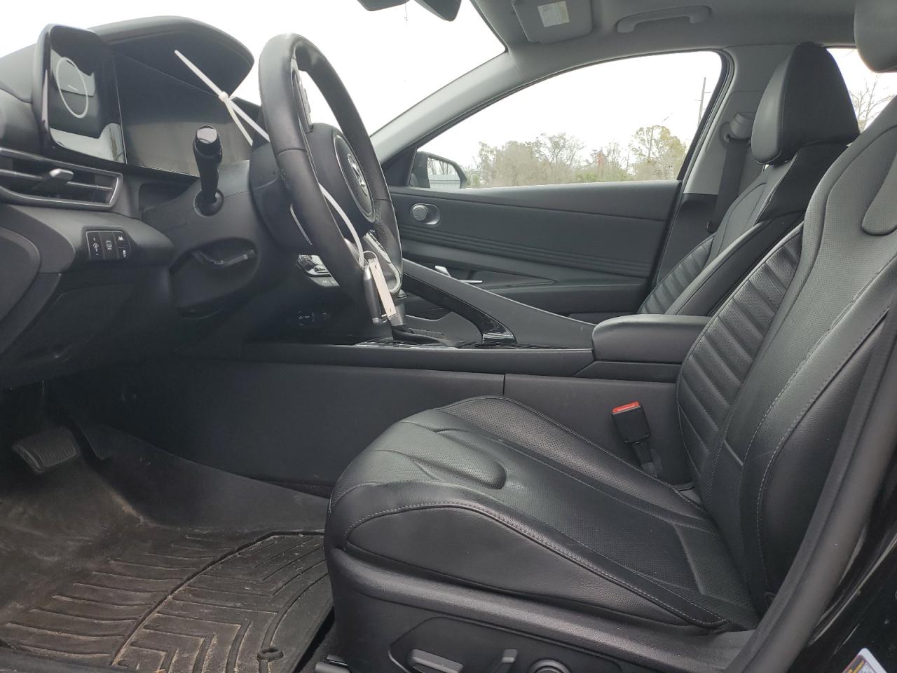 2022 Hyundai Elantra - Image 7