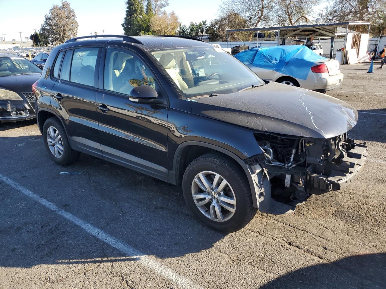 2017 Volkswagen Tiguan - Image 4