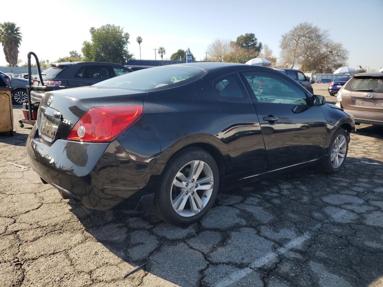2011 Nissan Altima - Image 3
